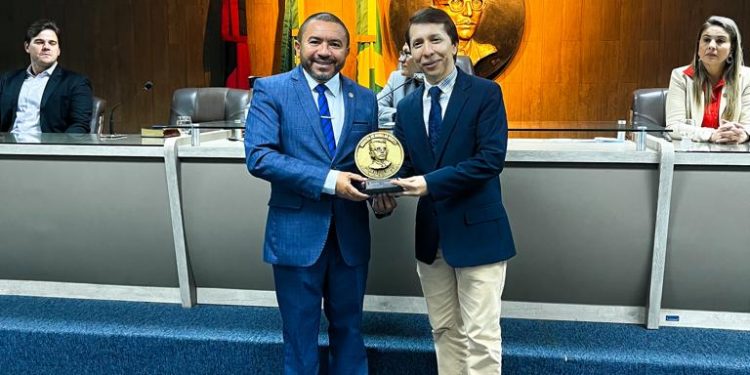 Alexandre do Sindicato presta solidariedade à Vinacc: “Querem calar os cristãos”