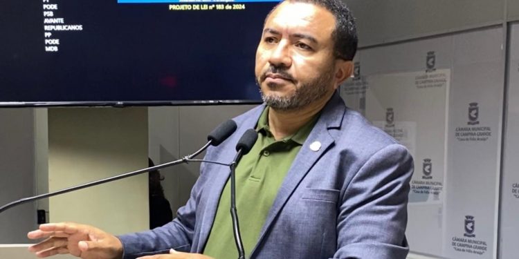 Vereador critica resposta da Cagepa a queixas sobre qualidade da água em Campina Grande