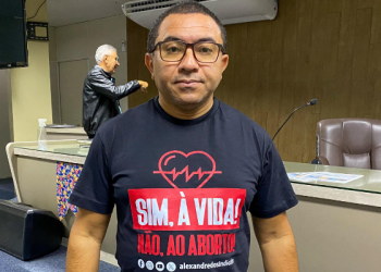Alexandre do Sindicato denuncia campanha de desinformação sobre o aborto no Brasil