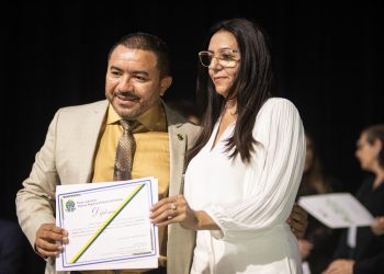 Ao ser diplomado, Alexandre do Sindicato ressalta história de superação