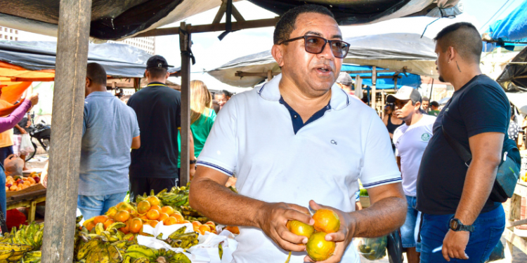 Alexandre propõe ações de capacitação empreendedora para comerciantes das feiras e mercados públicos