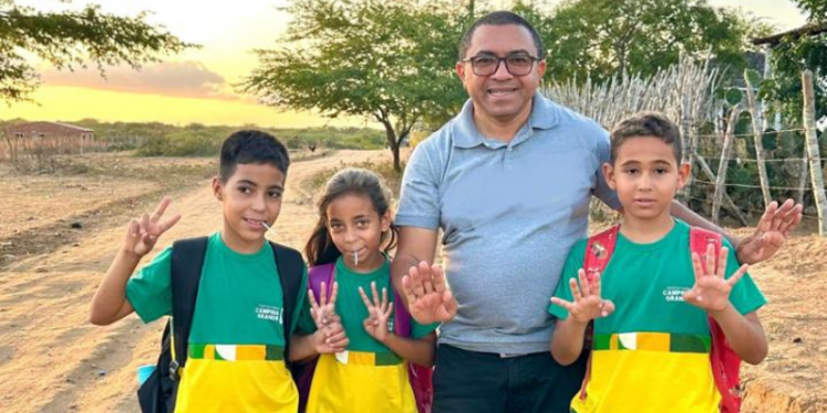 Projeto de Alexandre institui triagem médica completa para estudantes em Campina Grande