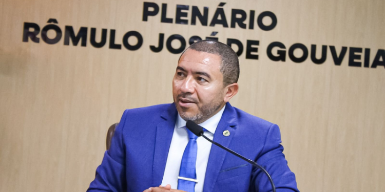 Audiência pública na Câmara é adiada a pedido da Cagepa e vereador Alexandre critica ausência